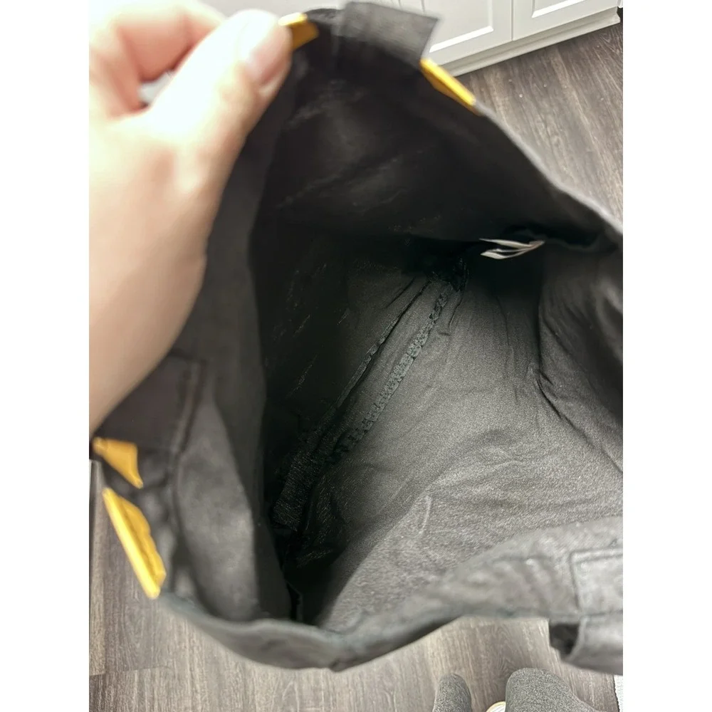 N/A product black